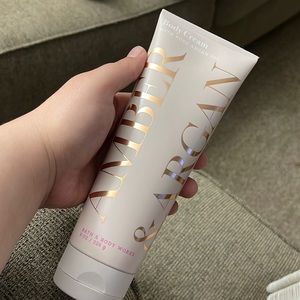 Amber and argan lotion